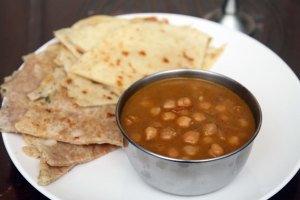 2014-trini-roti-channa-masala 044